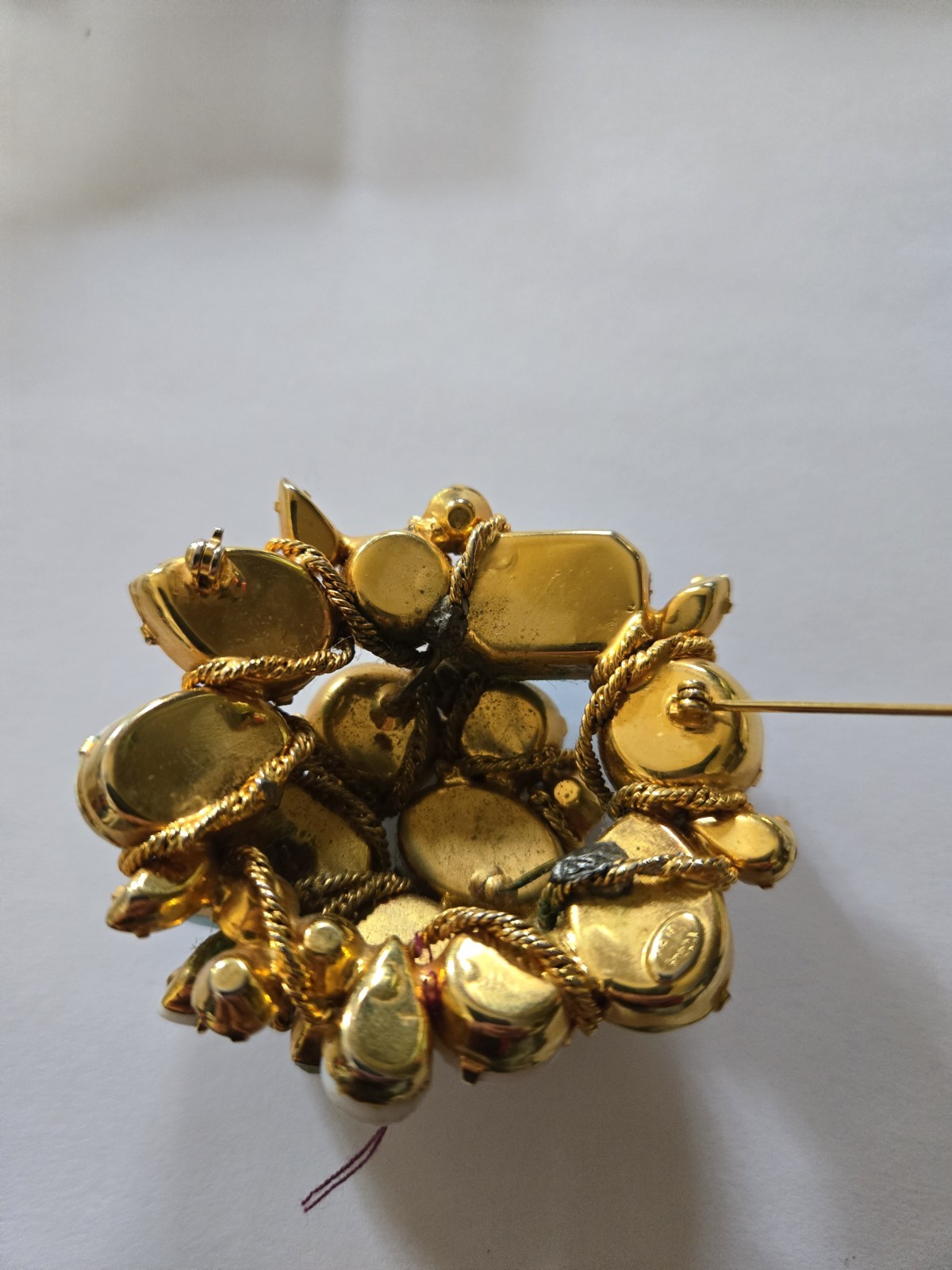 Vintage Vogue Jlry Brooch Pin & Earrings Set Domed Chain Gold Tone Accents