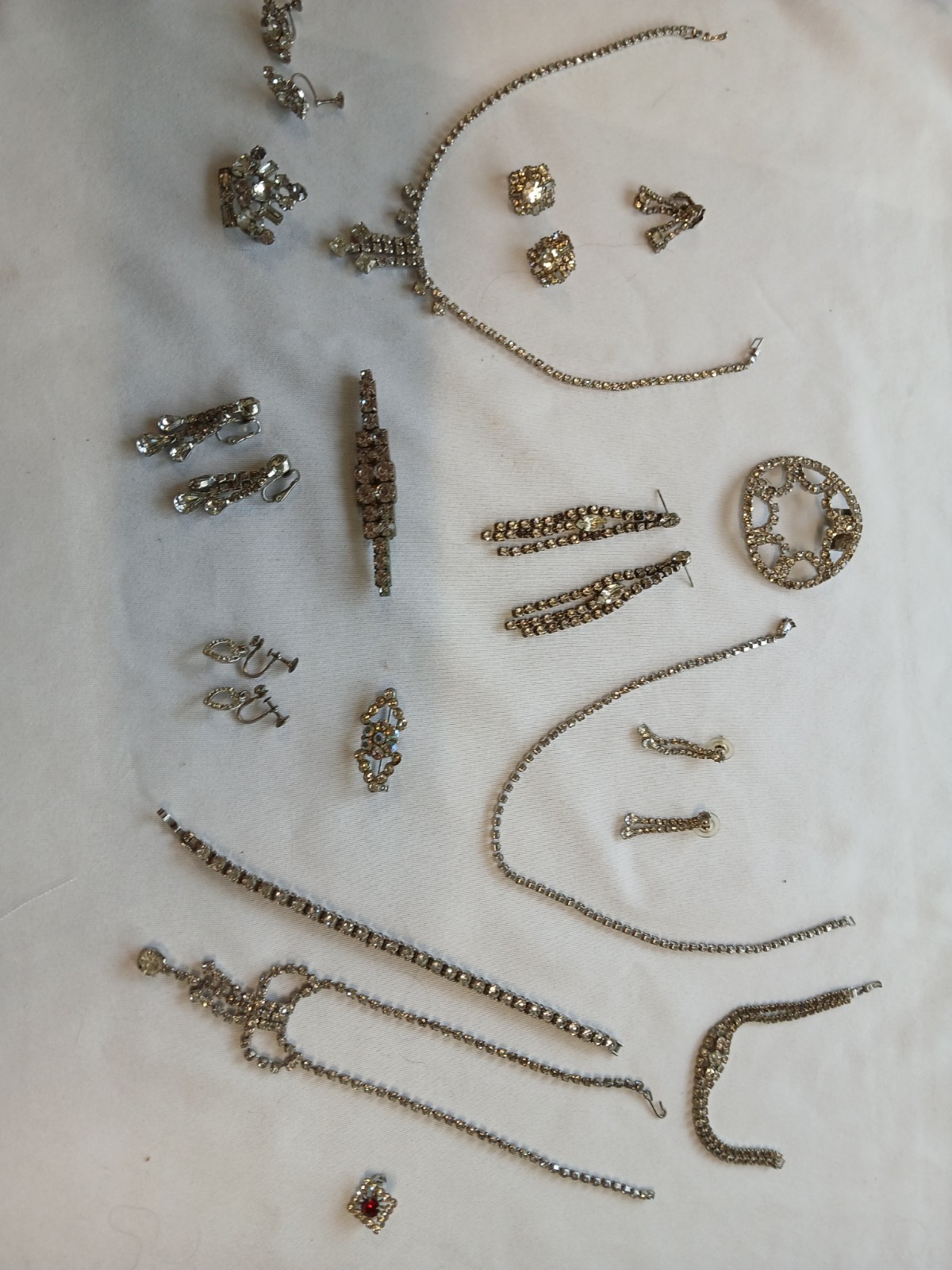 Vintage Rhinestone Jewelry Pieces Necklaces Bracelet Earrings Pins (#1127)