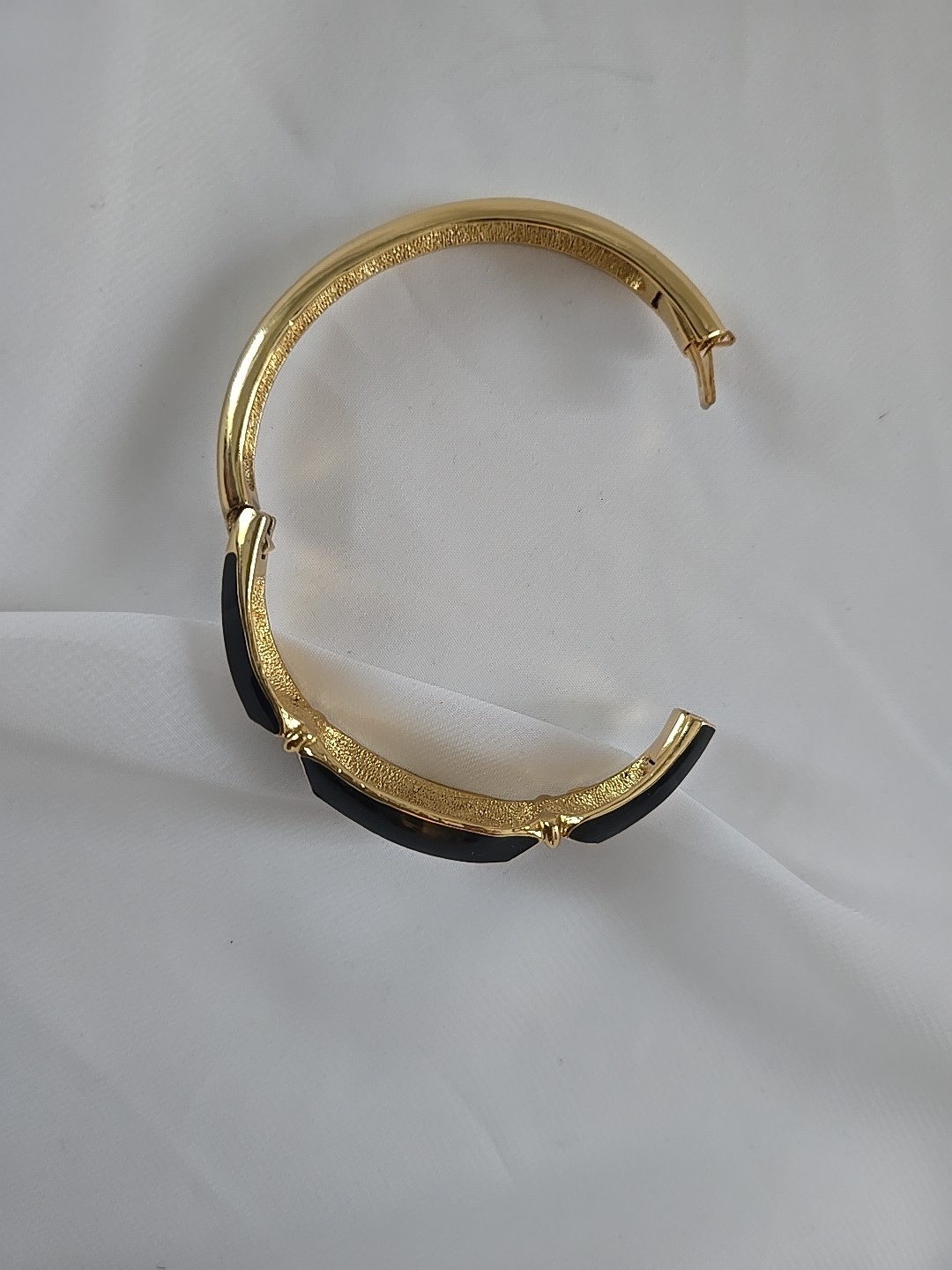 Vintage ORENA PARIS Gold Tone BLACK OFF WHITE Enamel Bangle Bracelet 6.5″