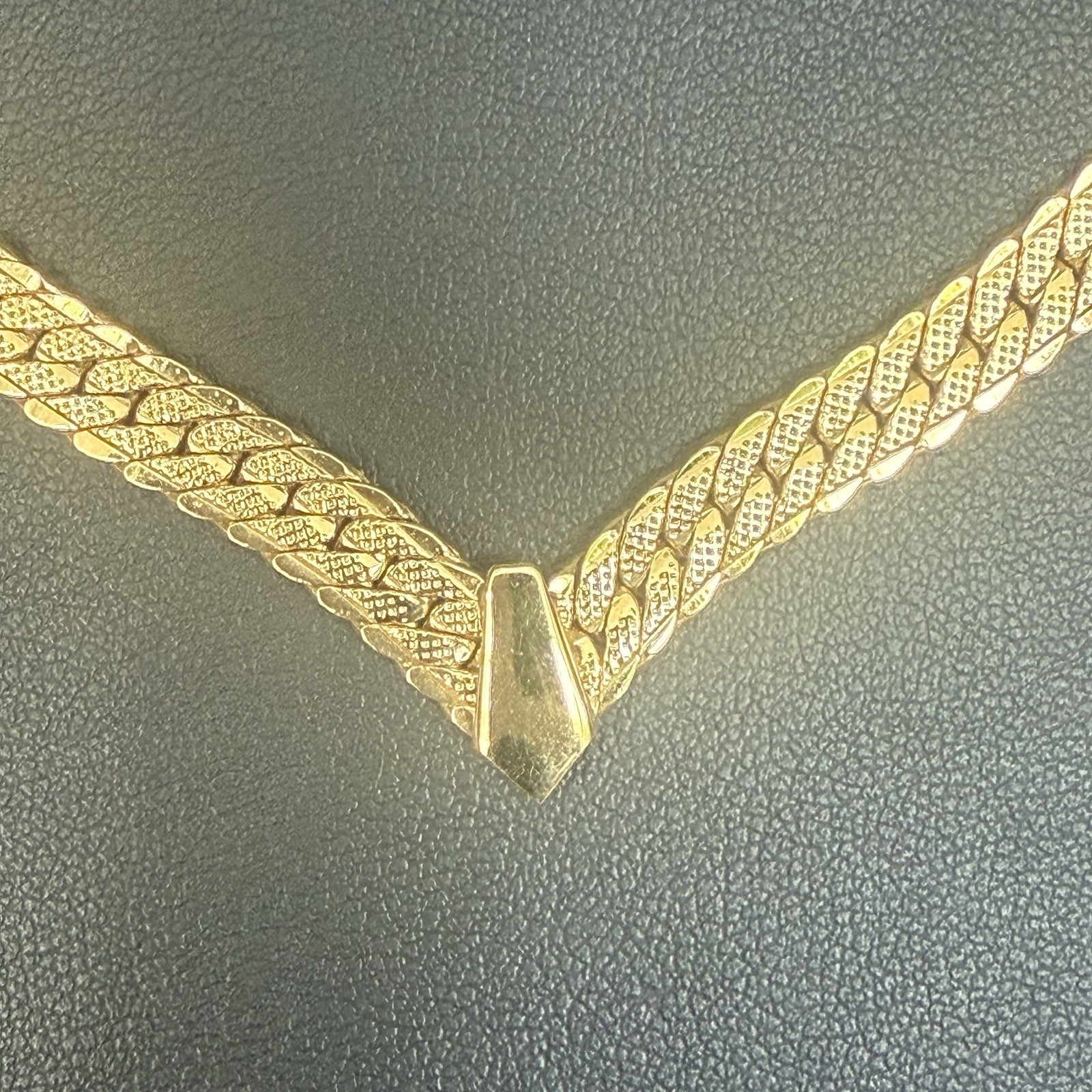 VTG. 1980’s SHINY GOLD TONE V DROP 6mm HERRINGBONE CHAIN NECKLACE 17.5”