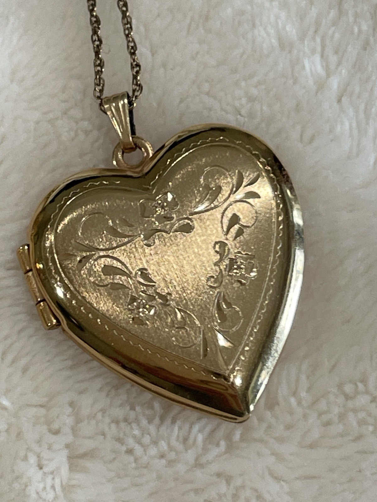 Vintage 12K Gold Filled Heart Locket Pendant Necklace Etched Floral 18”