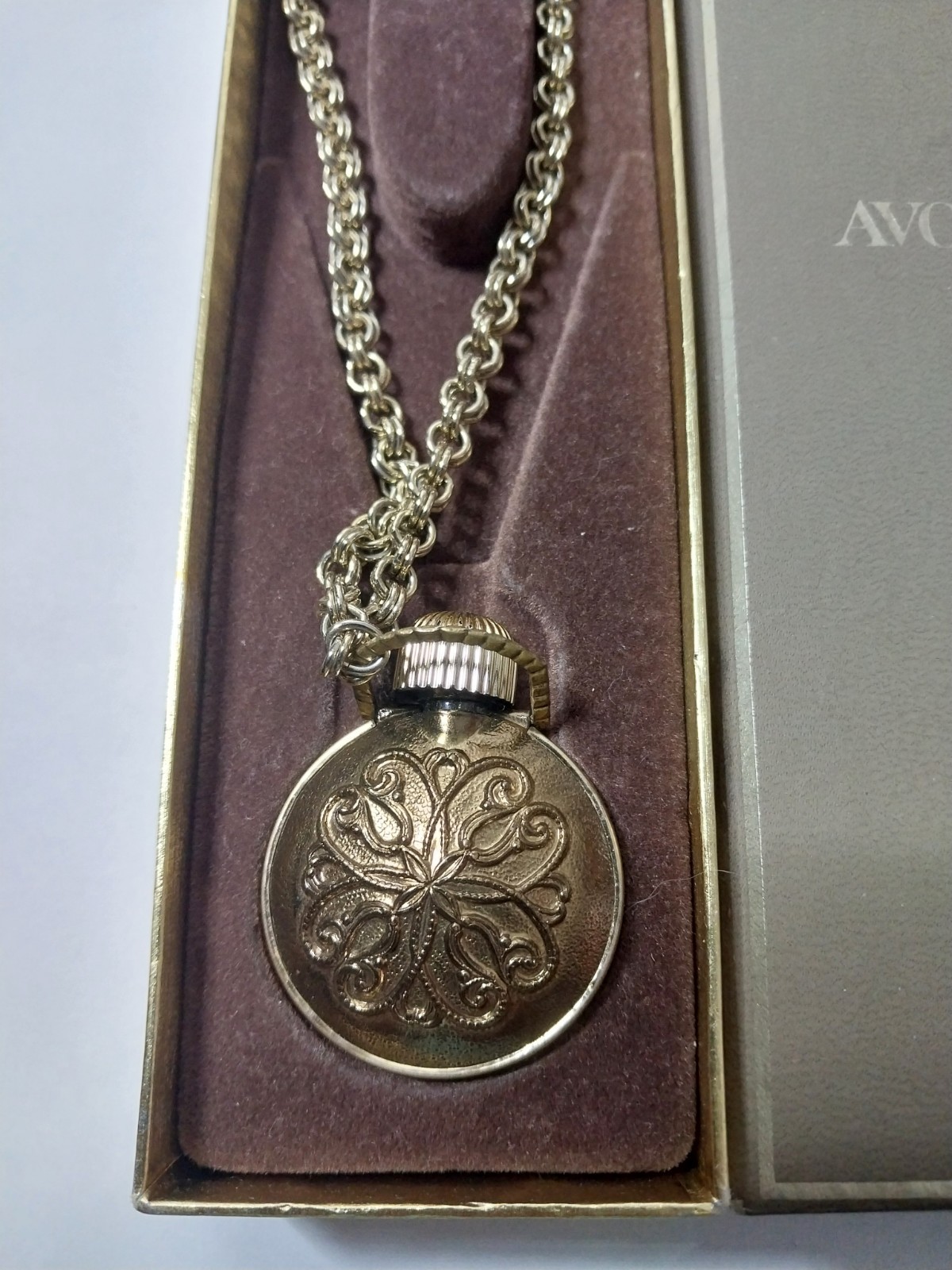 VTG 1971 AVON NECKLACE PERFUME BOTTLE EMPTY RETRO CLOCK MOON WATCH JEWELRY NIB