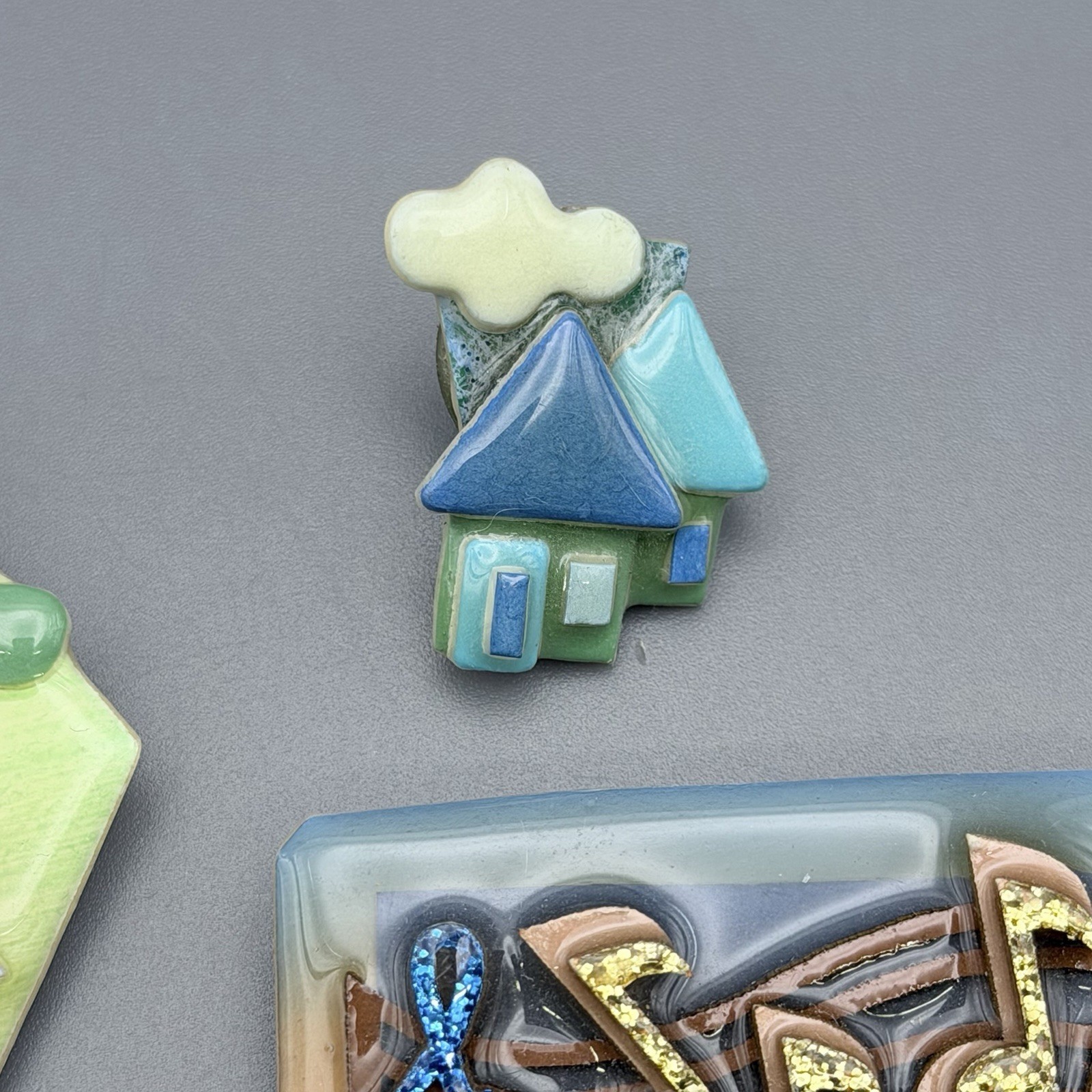 Vintage Lucinda House Pins Music Notes Lot of 3 Pastel Color House Glitter Music