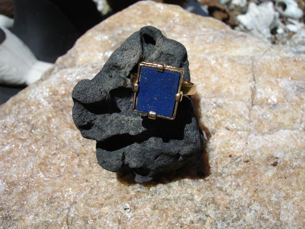 14K Gold Lapis Lazuli Signet Statement Ring Mid Century Deco two-tiered square 7