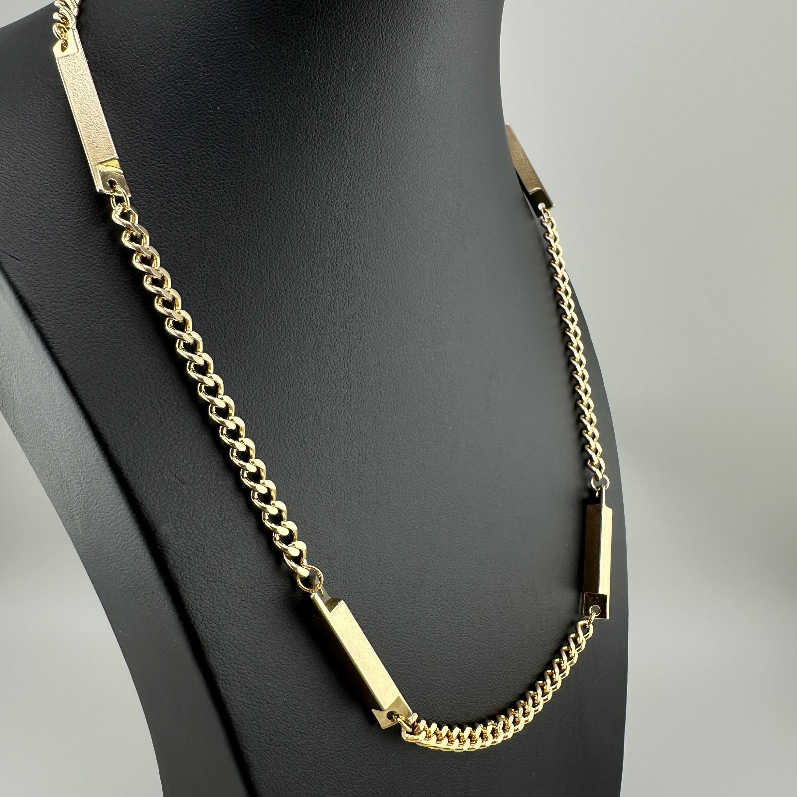 Vintage Chain Necklace Gold Tone Curb Bar Link 18″ Spring Ring Clasp 1990s Y2K