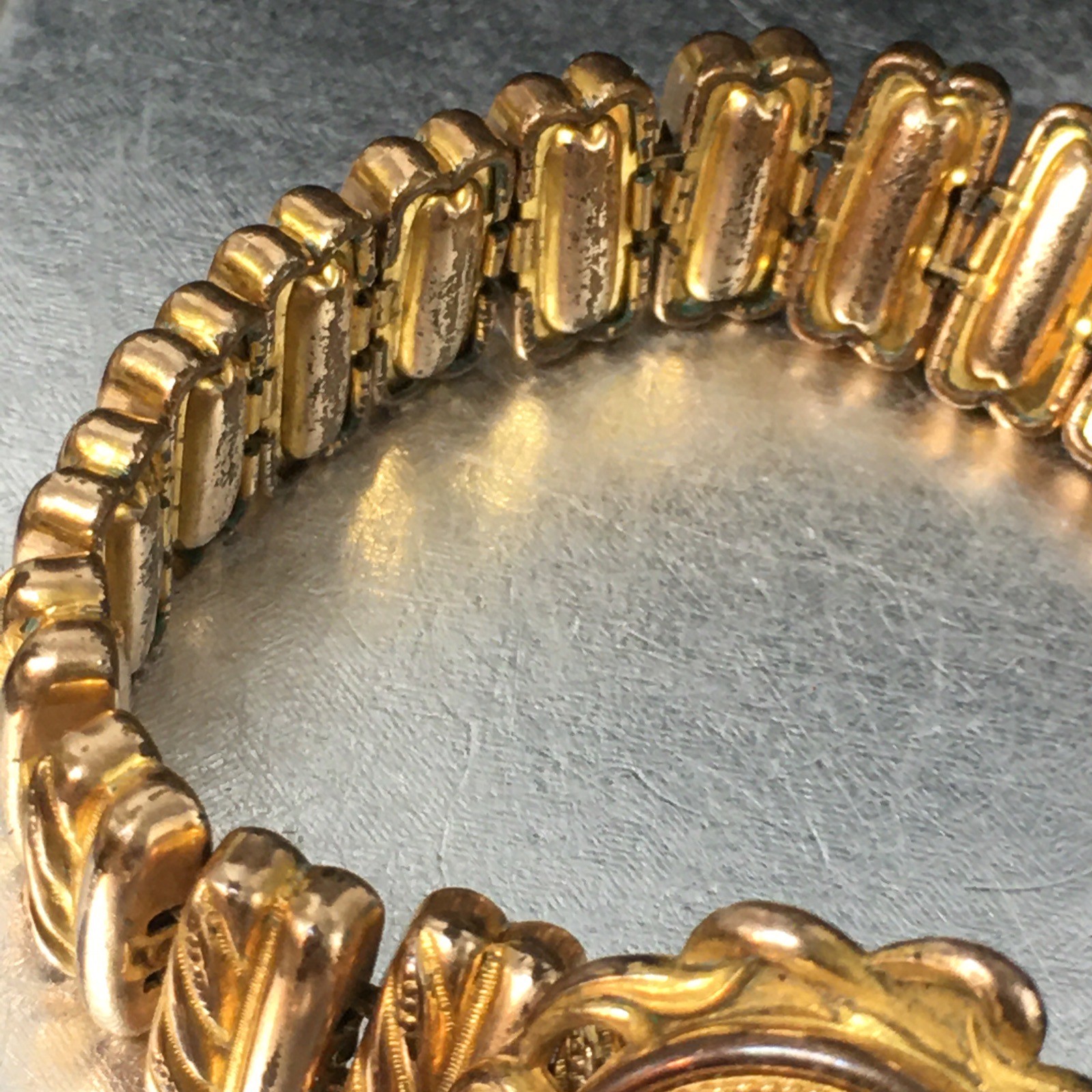 Unique Vtg Expansion Locket Sweetheart Bracelet Watch Style Face