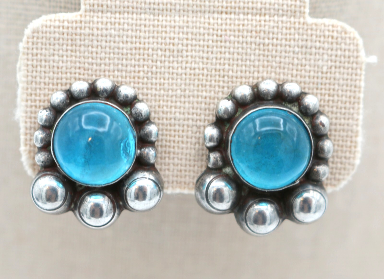 Vintage Taxco Mexican 980 Sterling Silver Blue Glass Clip On Earrings ~ Mexico