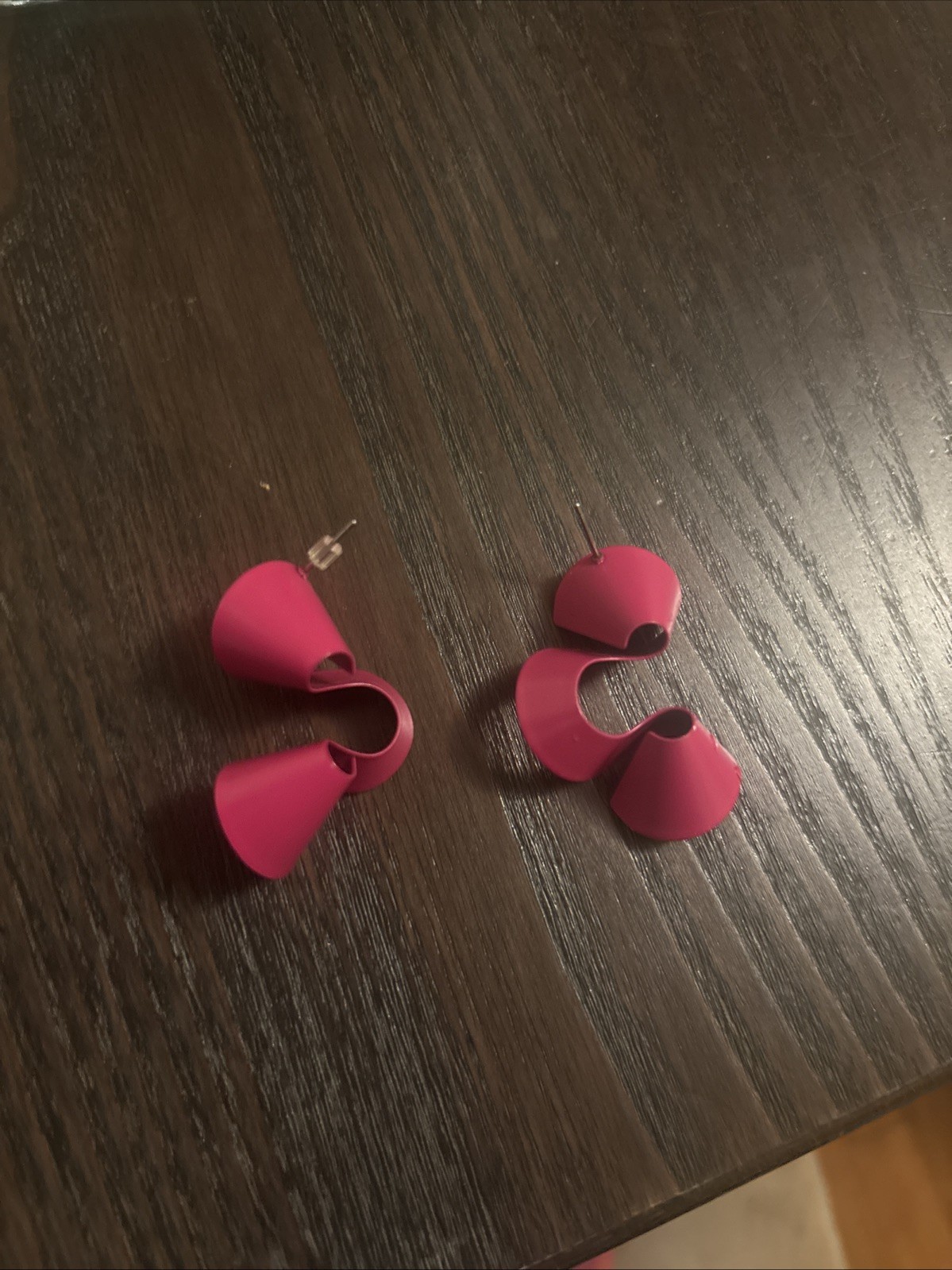 Fun Vintage 80s Trifari Enamel Ribbon Earrings Bright Pink Matte Enamel Finish