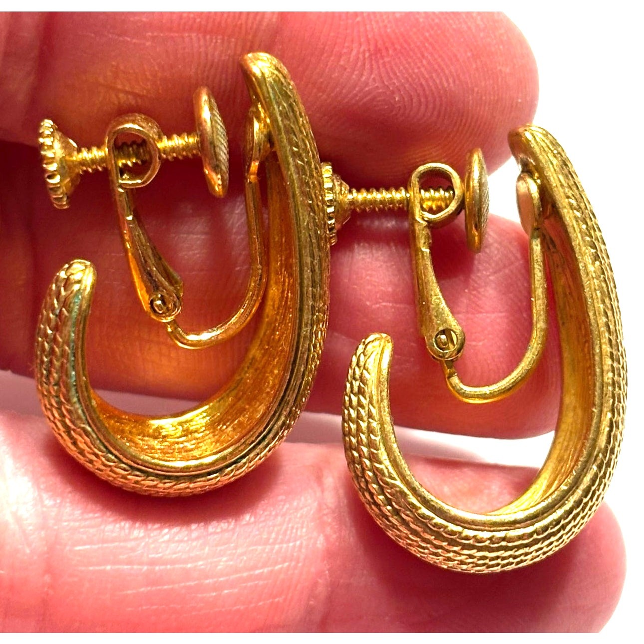 Vintage Napier adjustable clip on earrings textured gold faux hoops classic Y2K