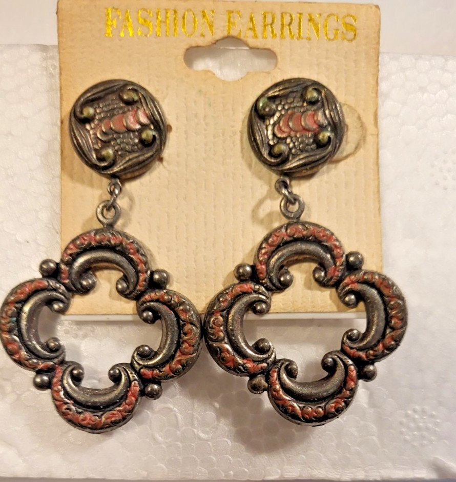 Vintage 1970s Quatrefoil French Style Silver Tone Dangle Earrings