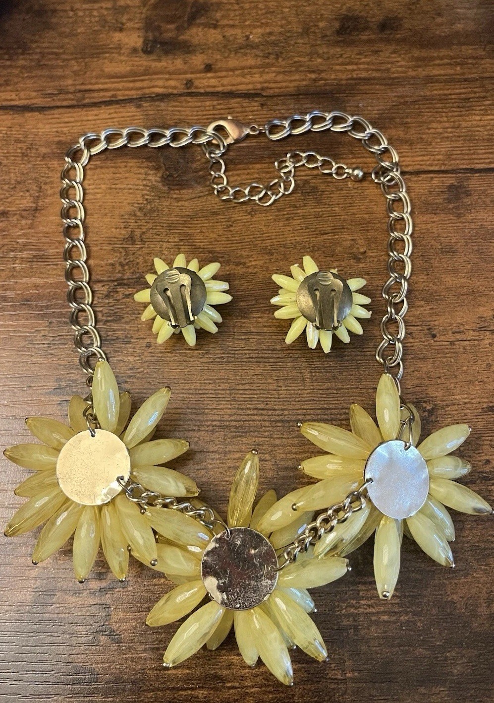Vintage 60s Yellow Daisy Necklace & Clip-On Earrings Set Mod Floral Estate Find