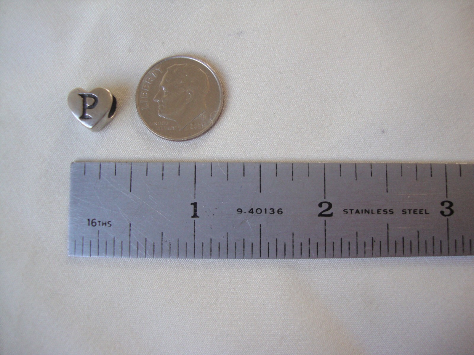 VINTAGE ALPHABET BLACK LETTER ‘P’ ON 3/8″ HEART CRAFT BEAD STERLING SILVER 925