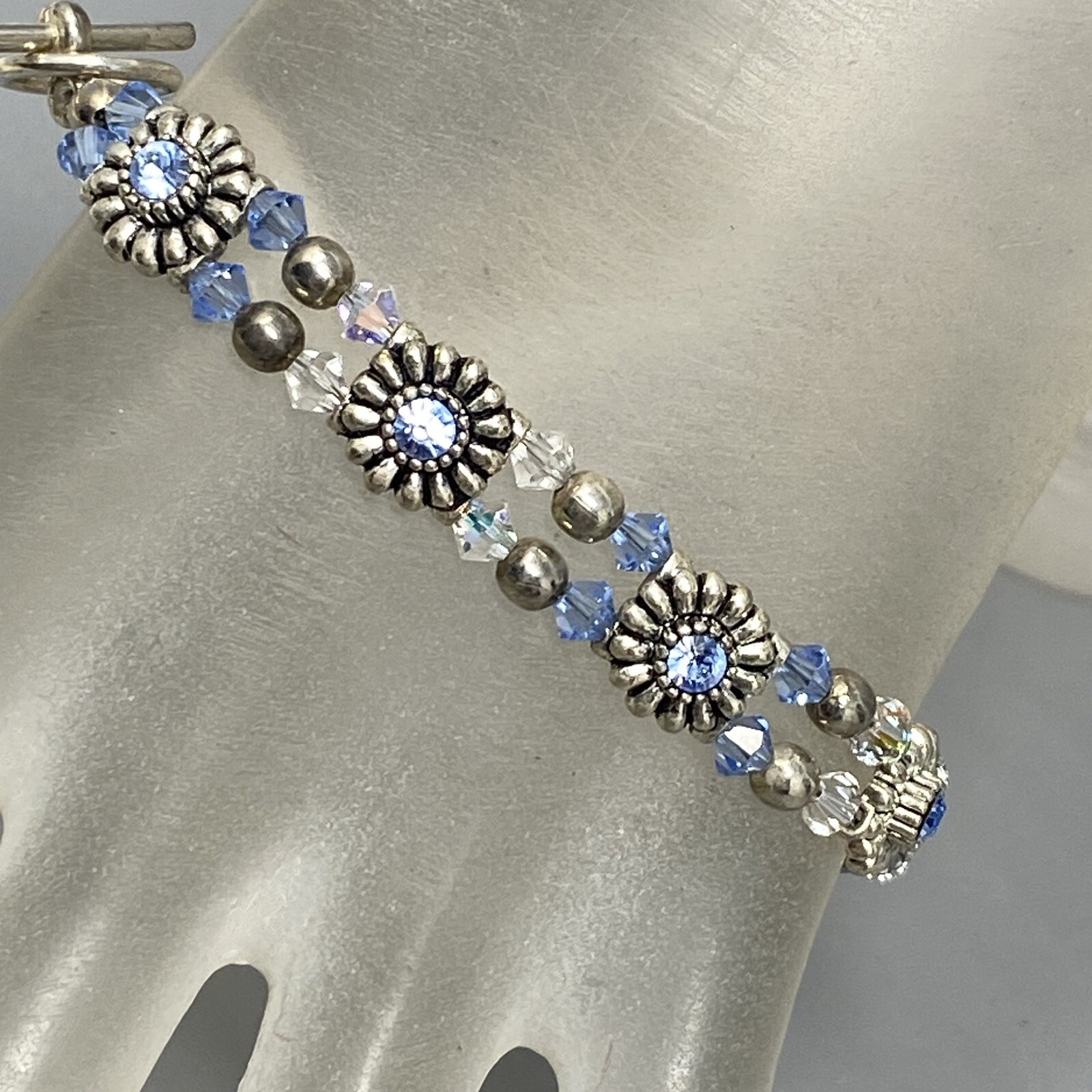 Flower Bracelet Silver Tone Metal Links Blue Glass Rhinestones Bicone Beads 7″