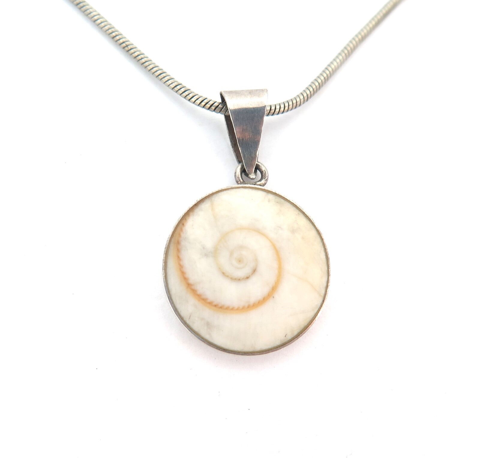 .Vintage Sterling Silver Shiva Shell Necklace Length 45 cm 7.3g