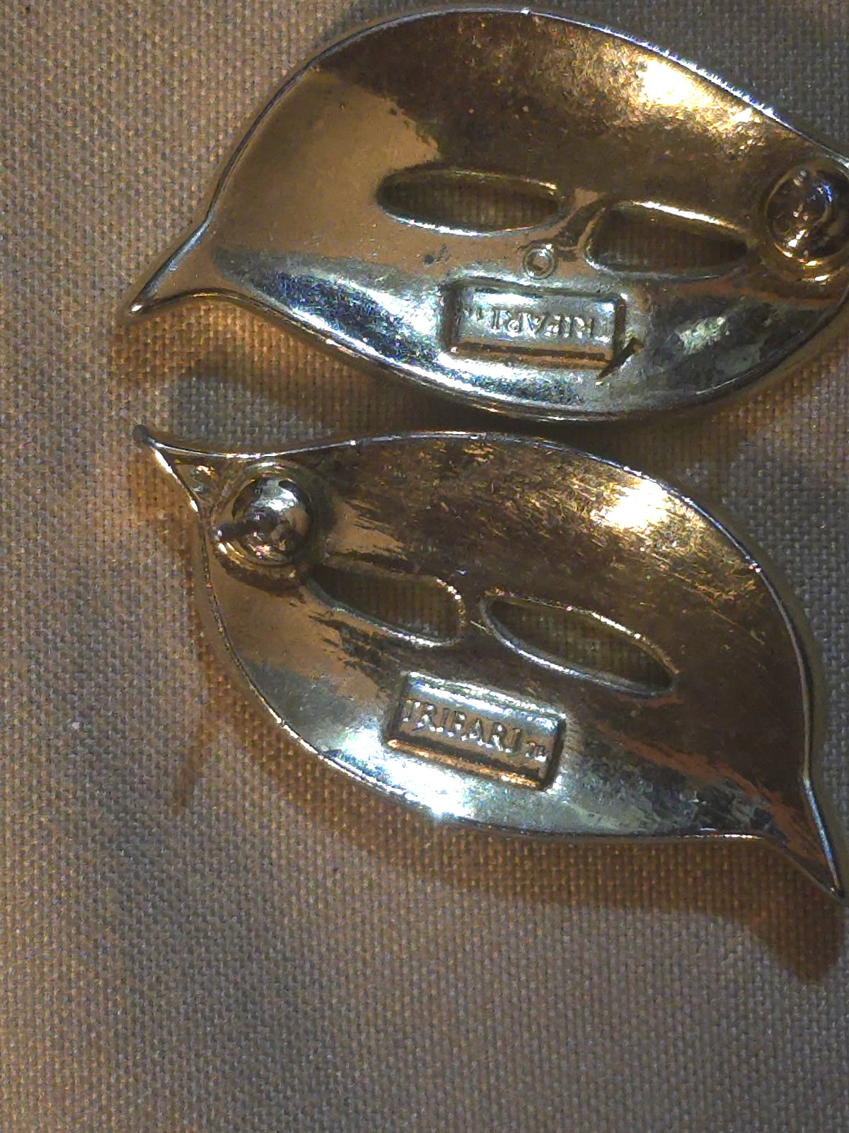 Vintage Trifari three tone tear drop enamel tan white brown gold tone earring 1″