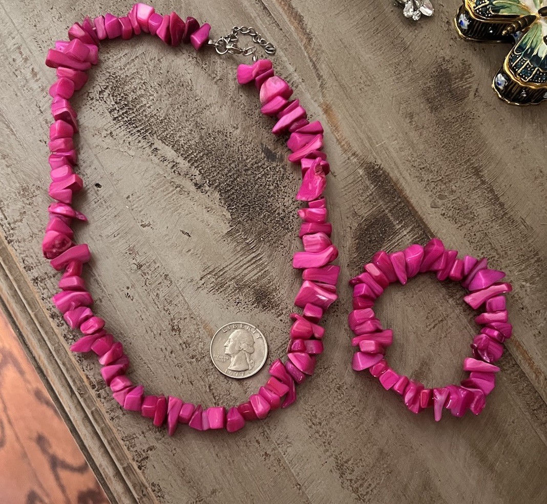 Vintage Hot Pink Fushia Polished Stone Chip Chunky Necklace Stretch Bracelet Set