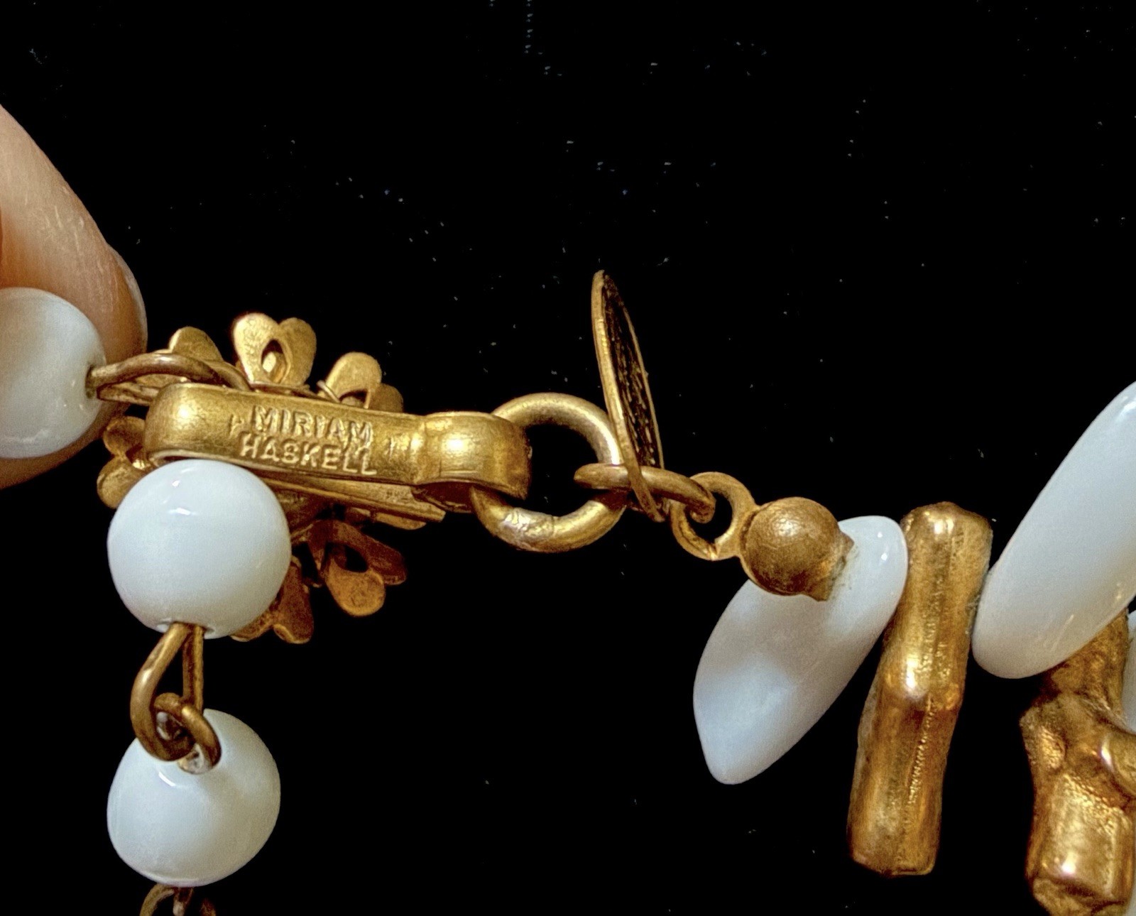 Miriam Haskell Signed c.1949 Frank Hess Choker Milk Glass Gilt Coral Rose Montée