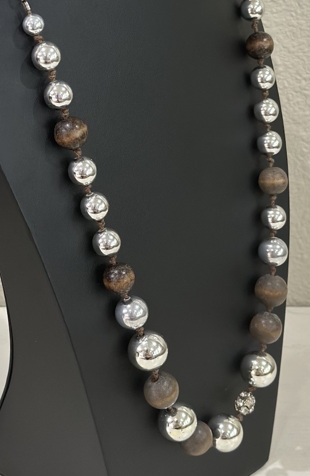Vintage Art Deco Necklace With Silver Tone & Brown Wooden Beads 34″