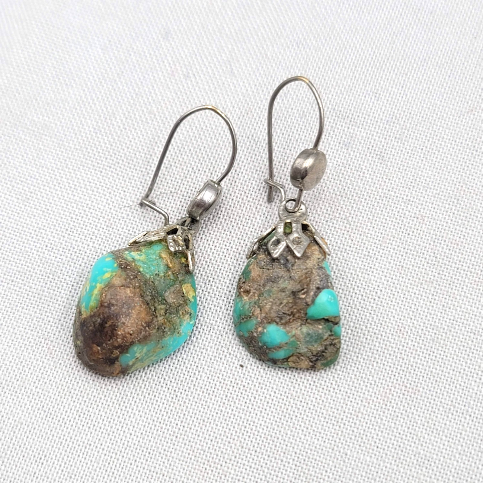 Vintage Turquoise Raw Stone Nugget Pierced Earrings Silver tone Dangle 7/8″