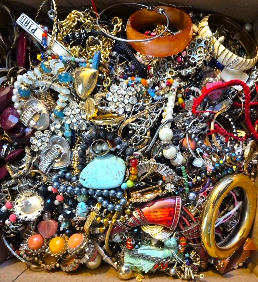 Jewelry Lot 7 Lbs Pounds Unsearched Junk & Wear Vintage & Mod Tangles Treasure