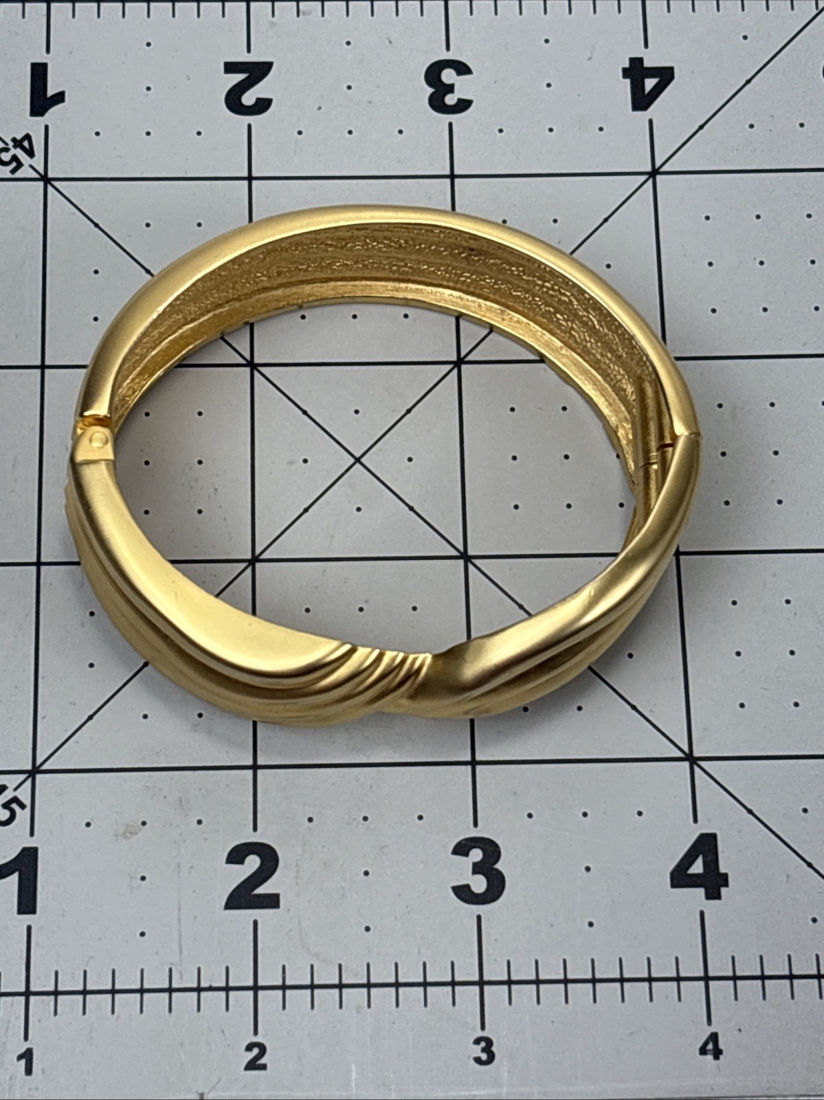 1980s Gold Tone Bangle Bracelet Ribbed Twist Spring Hinge Open Close