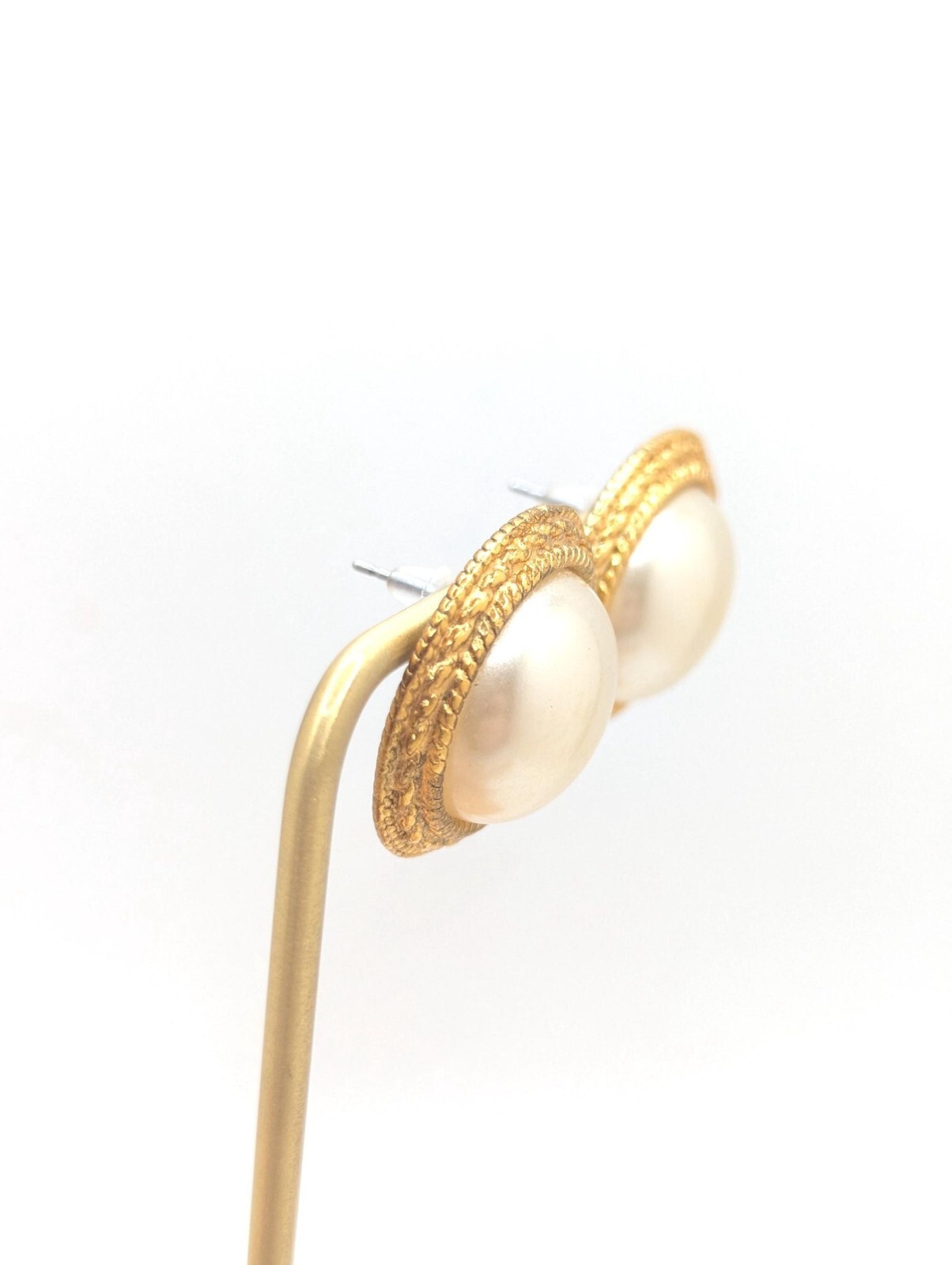 Vintage White Stag Faux Pearl Stud Earrings Large Gold Tone Present Gift Classy