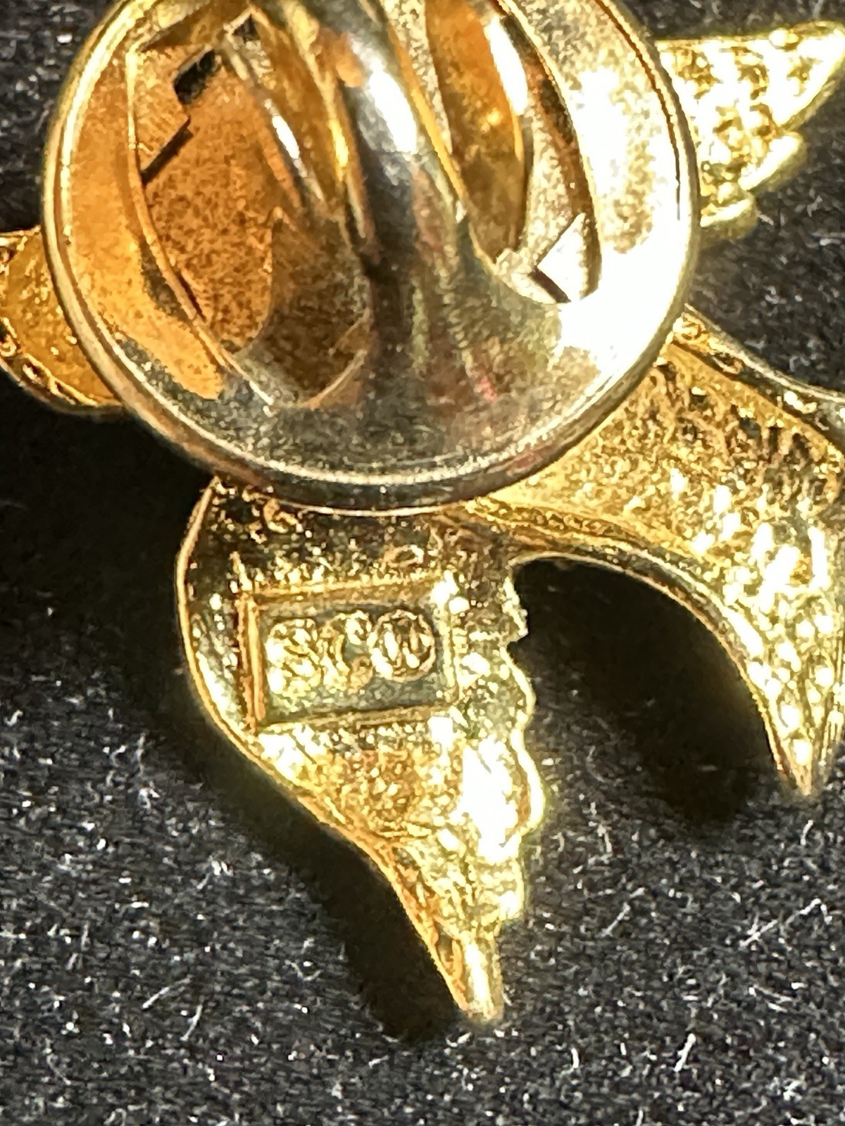 12-PINS- 2-Sarah COVENTRY-4 AVON -6 UNMARKED-PRE-OWNED-BEAUTIFUL