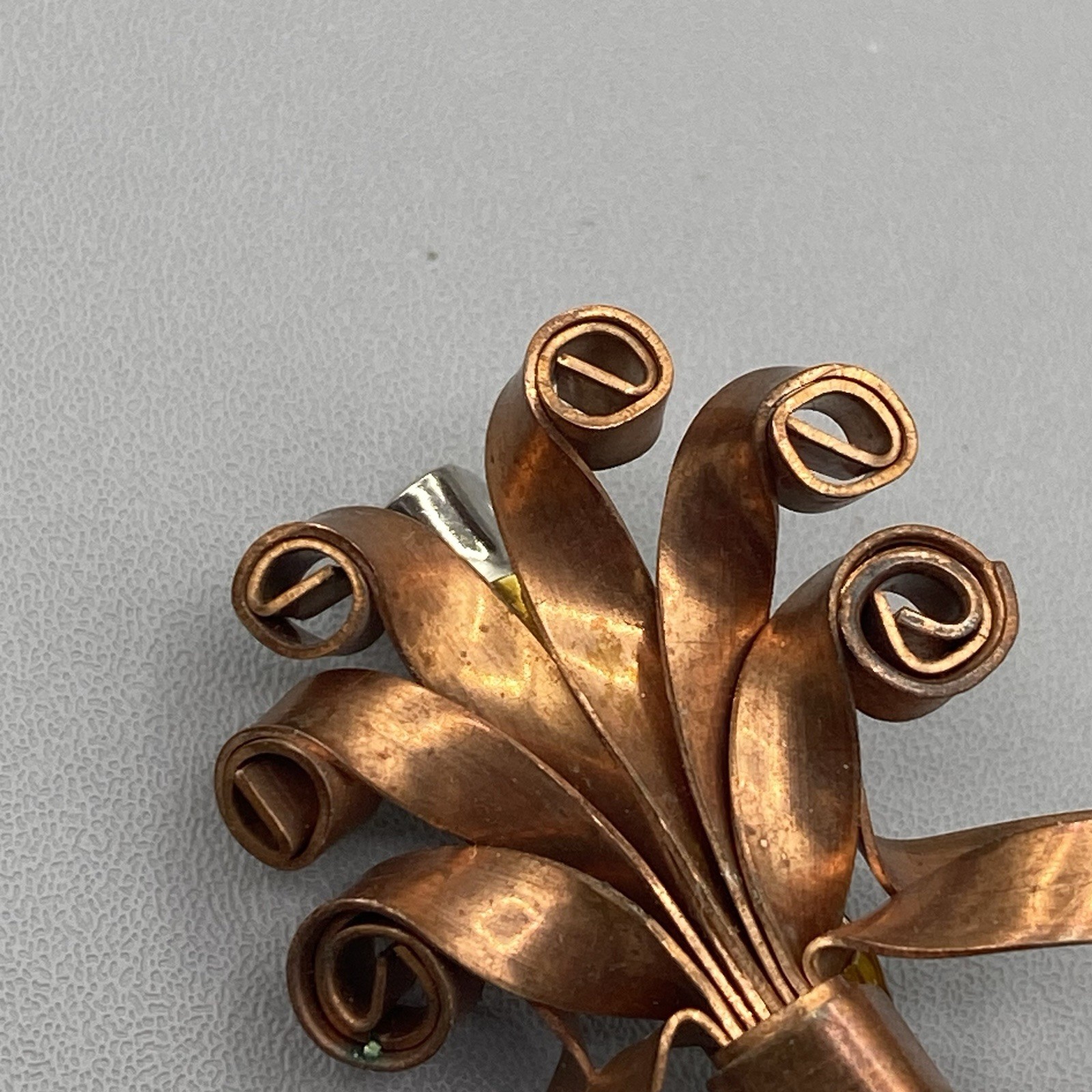 Vintage Copper Floral Brooch Retro Ribbon Design Twist Rolled Bouquet Dainty 1.5