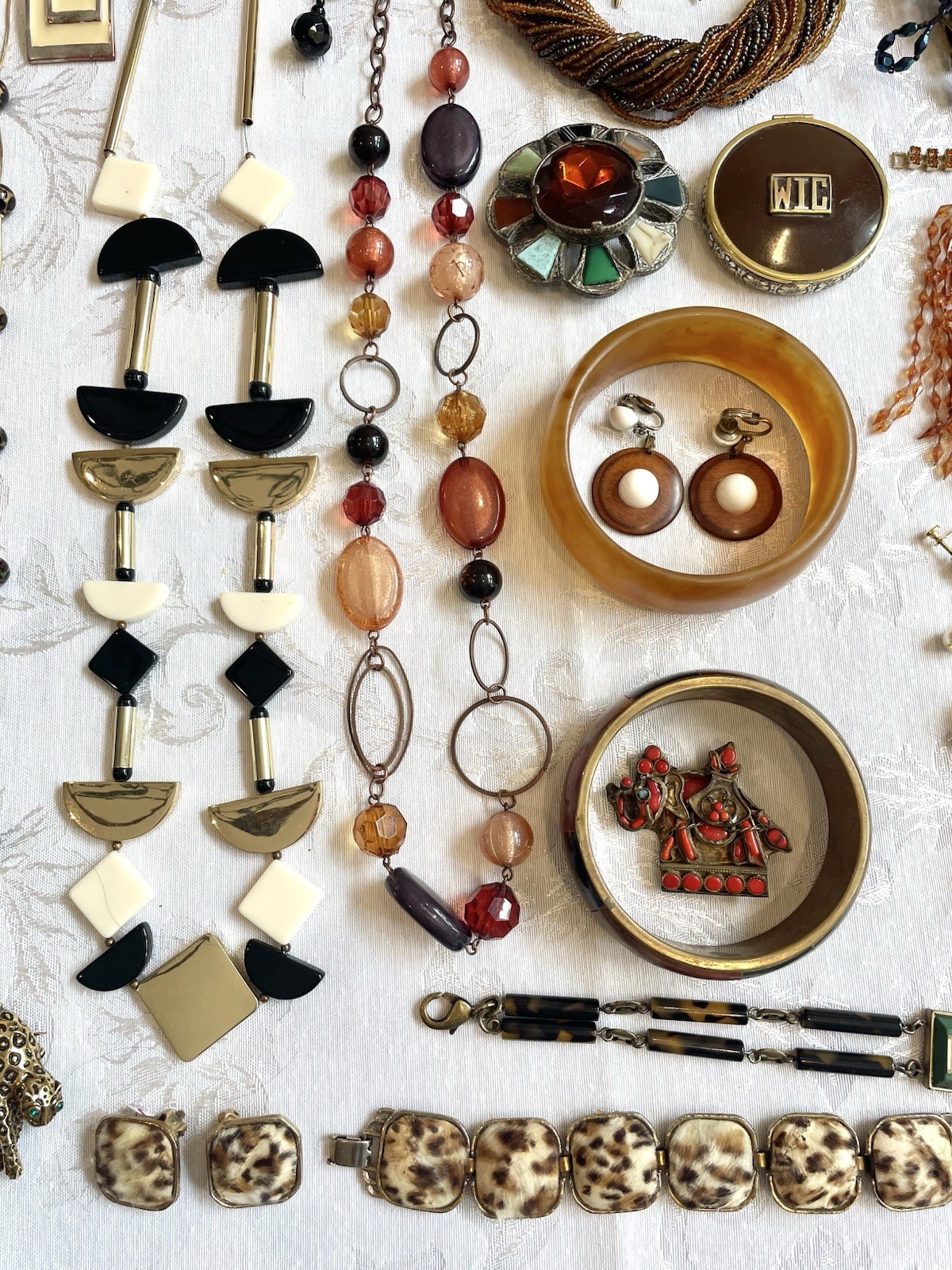 Large Lot 130+ Pc VINTAGE & ANTIQUE Jewelry Signed/Unsigned Coro Mixed Lot