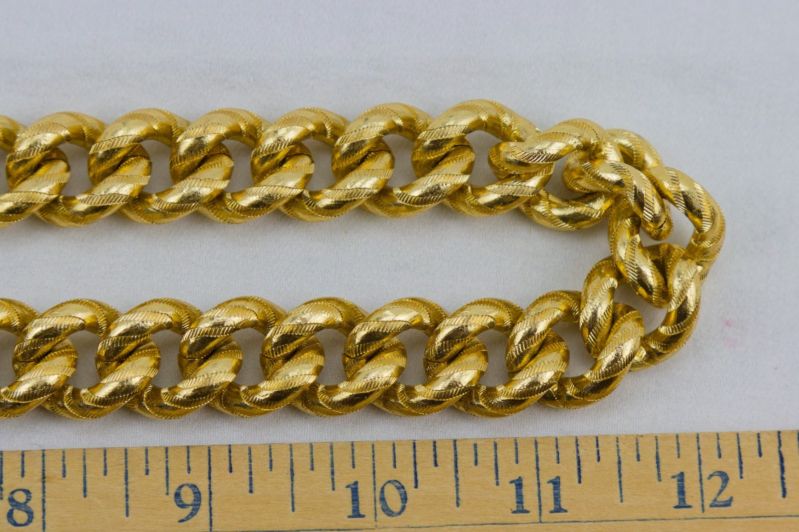 Anne Klein Large Gauge Gold Tone Necklace, Signed, Toggle Closure, 132gr