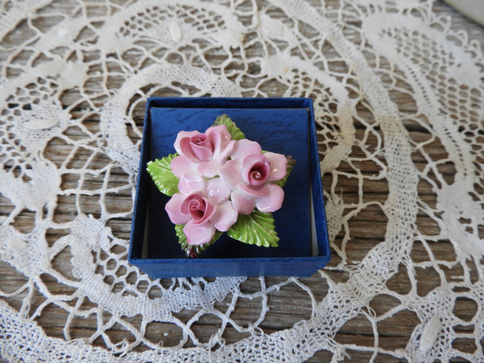 Vtg NIB Pink Roses Bone China Brooch|Pin Made in England 1.5″x1.5″