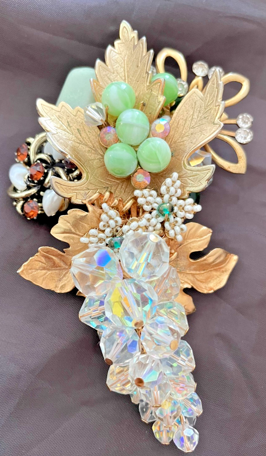 Vintage Brooch Pin STANLEY HAGLER BUNCH of GRAPES in CRYSTALS Classic Style