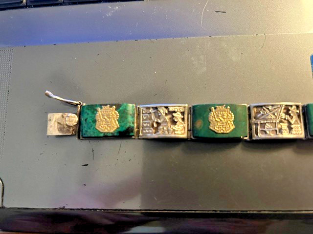 Vintage Bracelet; Sterling Silver, Mexican Jade, Gold, 7.0″, post 1940, Mexico