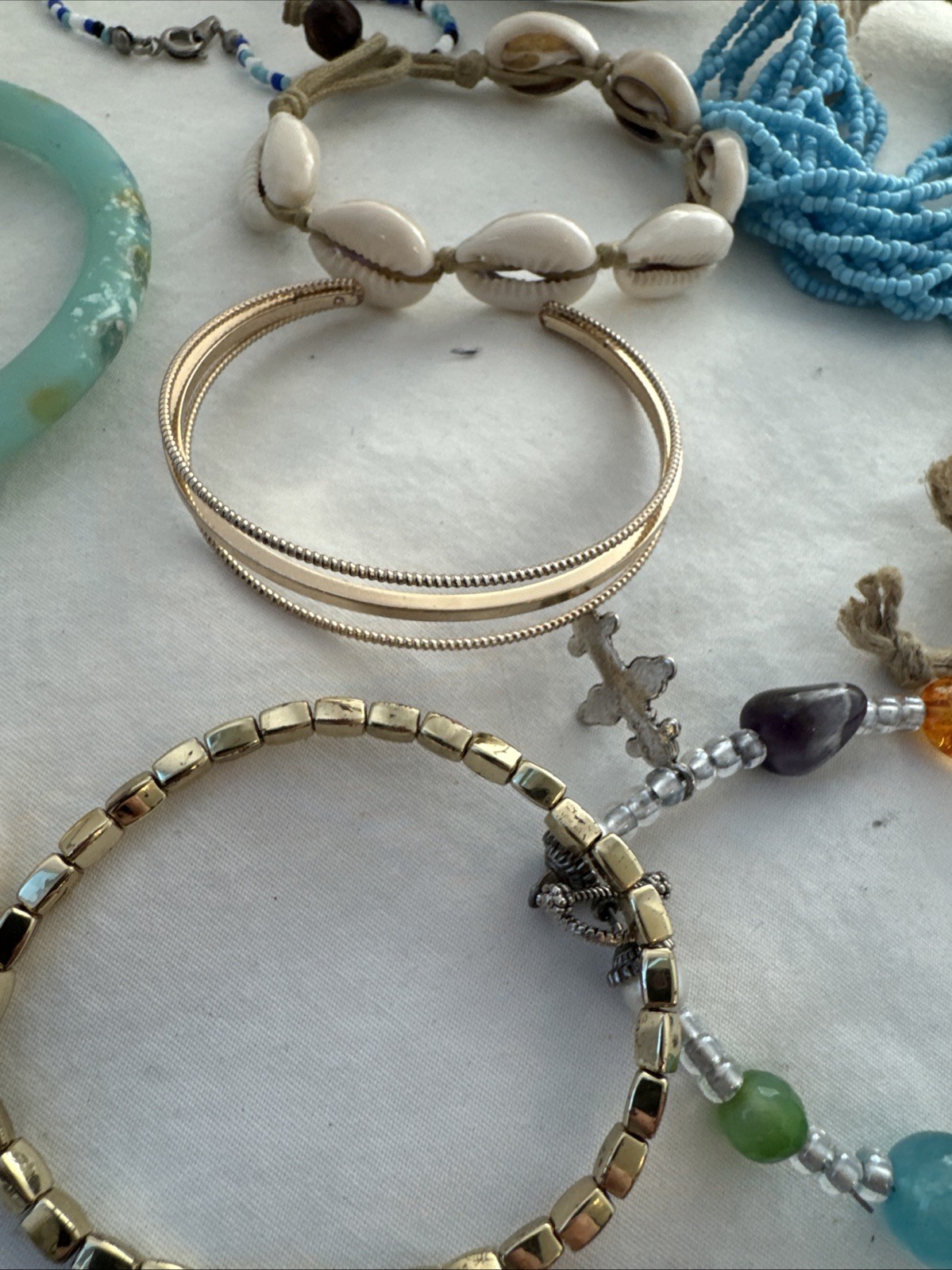 Fun Acrylic hemp texture Bracelets 90s Hippie Jewelry Lot! Gold tone bangles