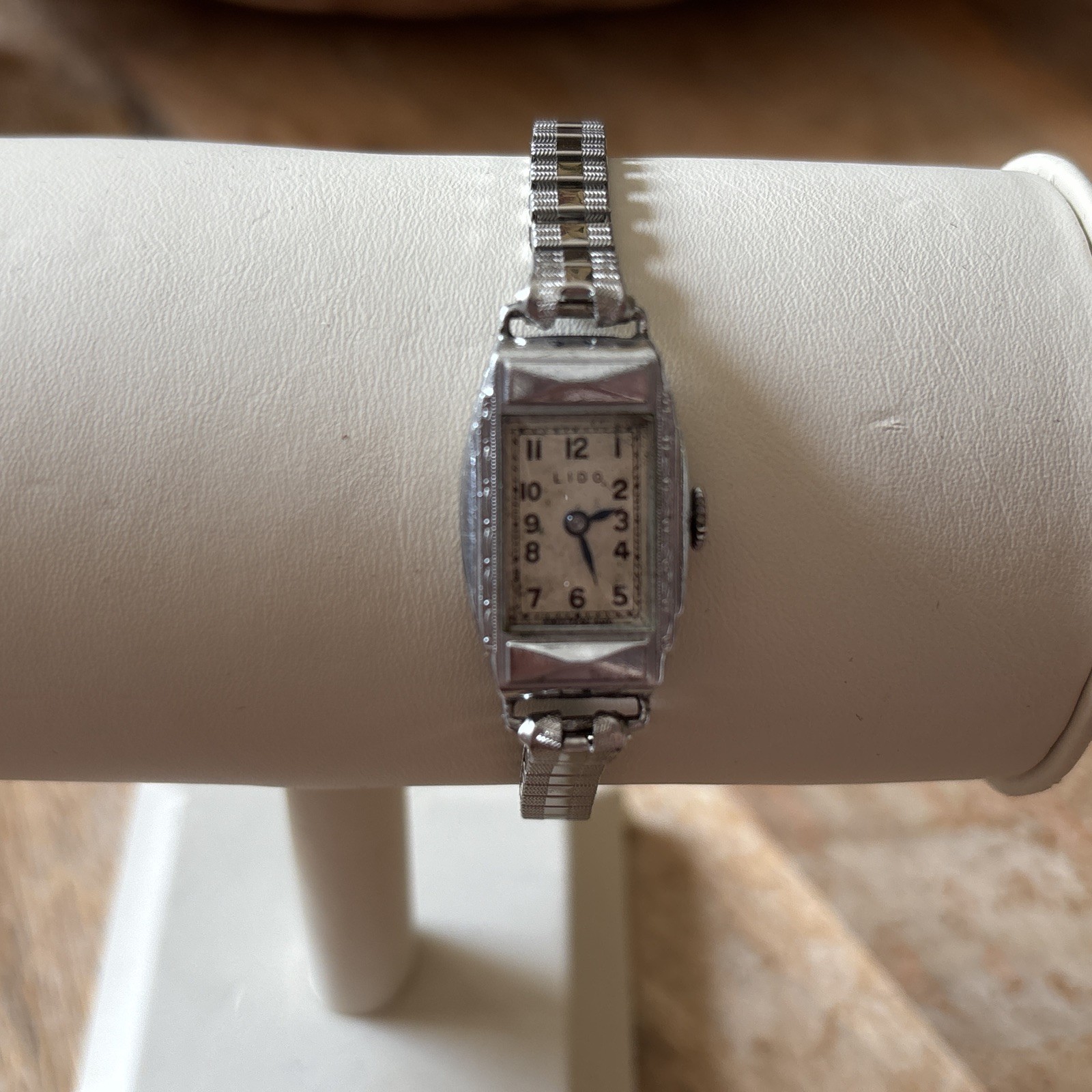 Vintage Functioning Wind Lido Watch w/ Stretch Band