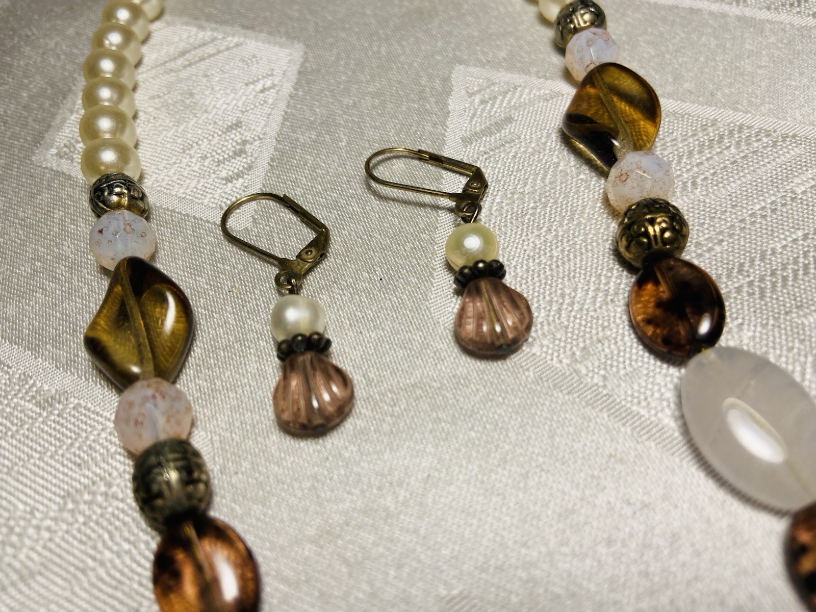 Vintage Beaded Necklace & Earring Set Faux Pearl Shell Pendant Pink Brown 16”
