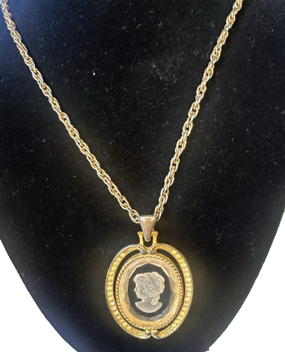 Vintage Clear Acrylic Cameo Woman Faceted Crystal Gold Tone Pendant Necklace 24″