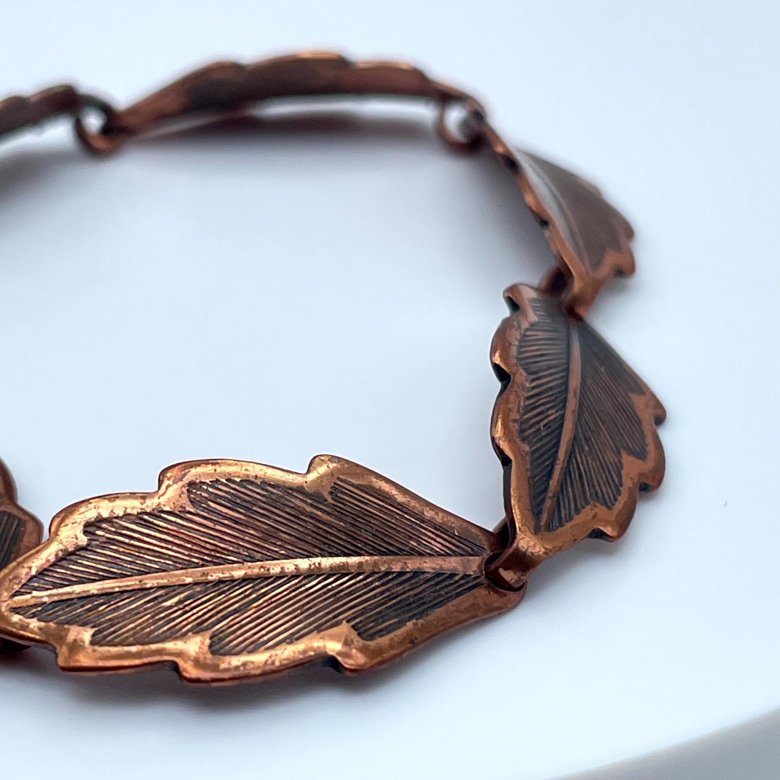 Vintage Copper-Tone Classic Mid-Century Engraved Botanical Leaf Link Bracelet