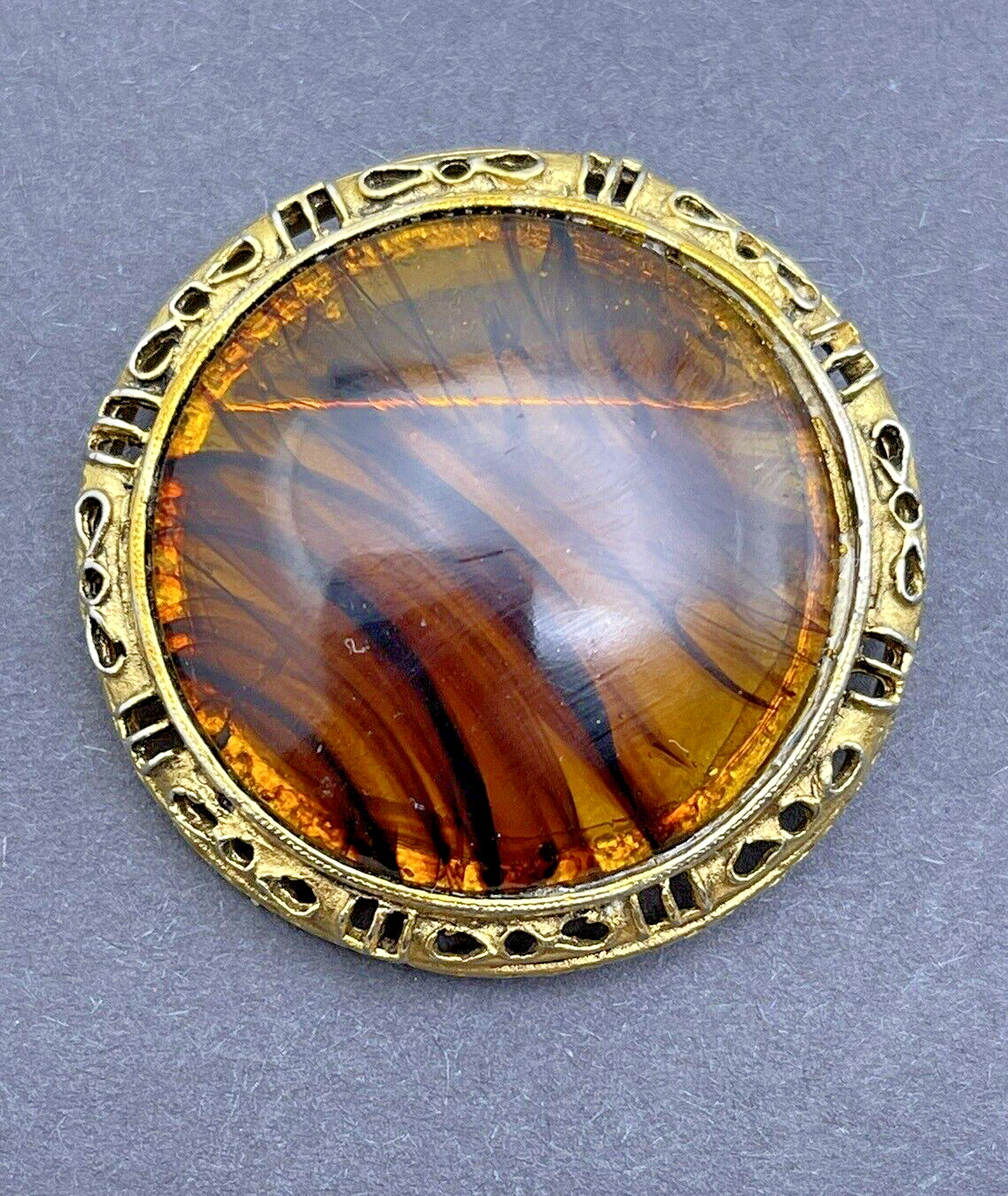 Vintage Gold Metal & Faux Lucite Tortoise Shell Round Pin Brooch