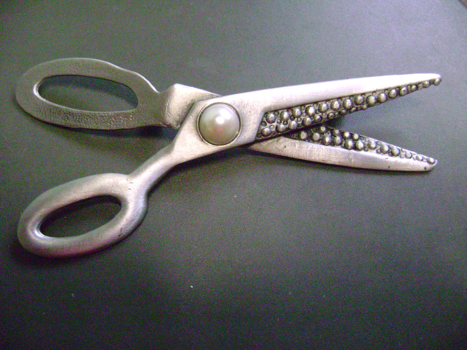 NEW OLD STOCK- PEWTER FAUX PEARL LARGE SCISSORS BROOCH!!!