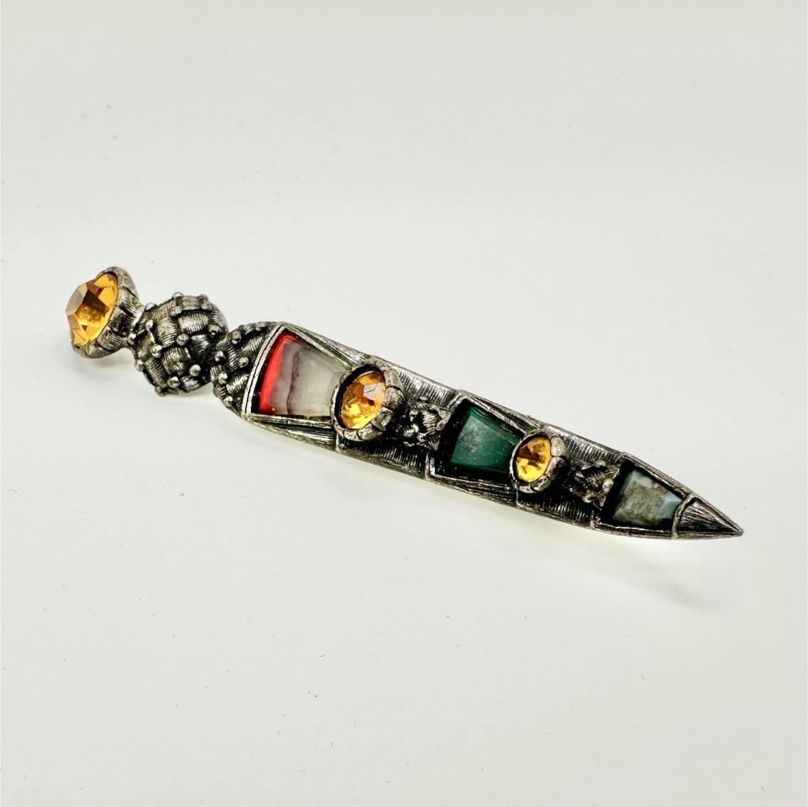 Vintage Miracle Scottish Sgian Dubh Brooch – Celtic Dagger Pin, Faux Agate/Glass