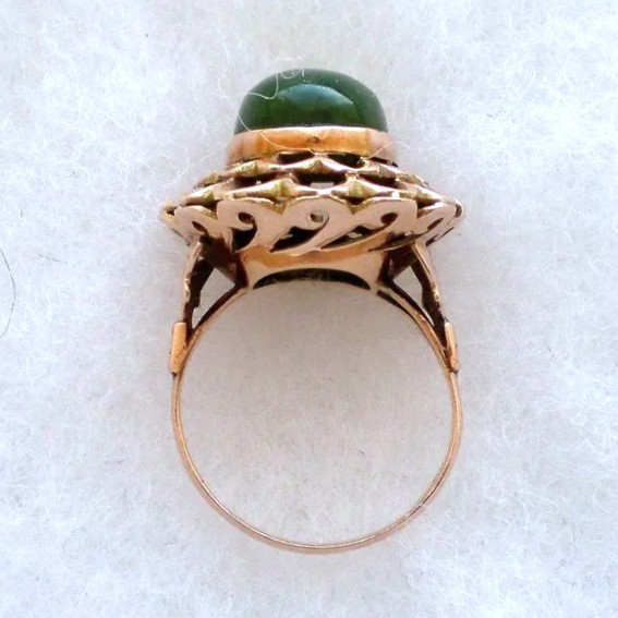 Vintage Solid 18K Rose Pink Gold Green Nephrite Jade Solitaire Cocktail Ring