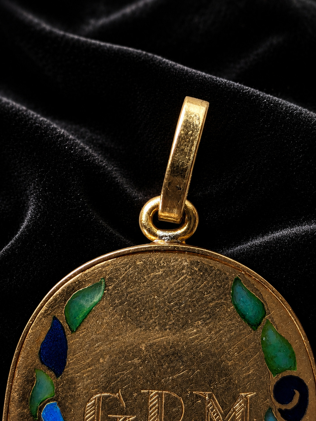 Rare 1930s Art Deco Virgin Mary Pendant 18K Gold & Plique-à-Jour Enamel