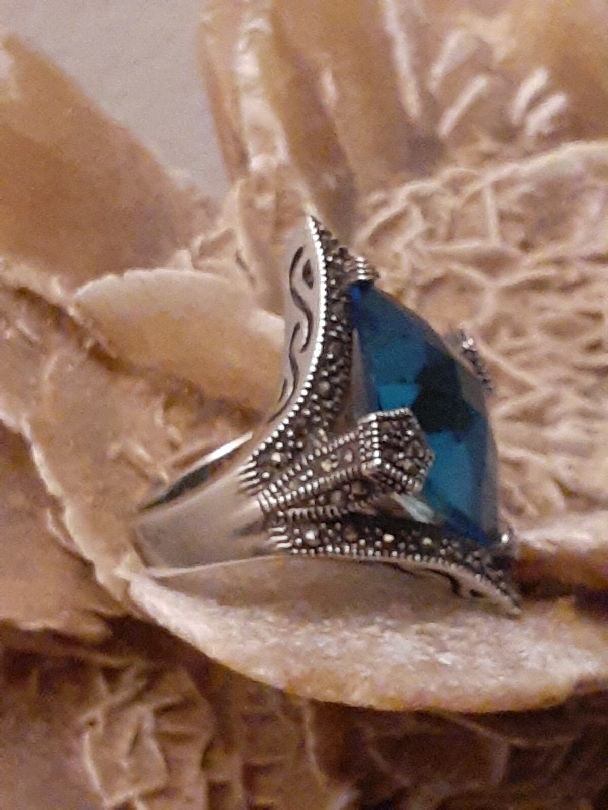 Vintage Estate Sterling Silver Faceted Blue Crystal Glass Pentagon Ring Size 8