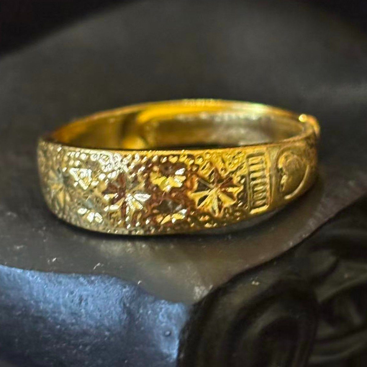 VTG Floral Gold-plated (NOT SURE) Ring Band marked ‘999’, Size 8.5 adjustable