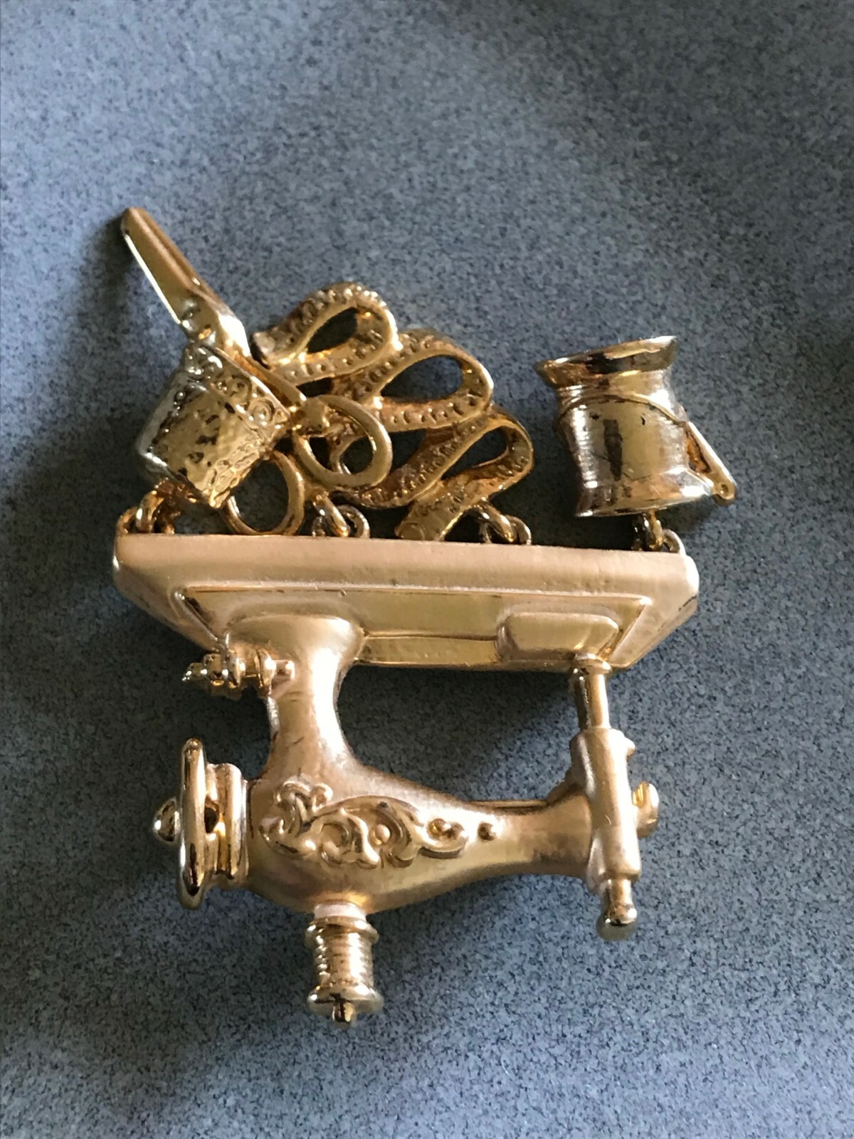 Vintage Danecraft Marked Goldtone Sewing Machine w Scissors Thimble Tape Measure