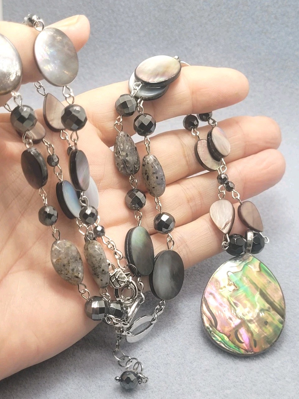 Black and gray mother-of-pearl beads, large iridescent abalone shell pendan, 34″
