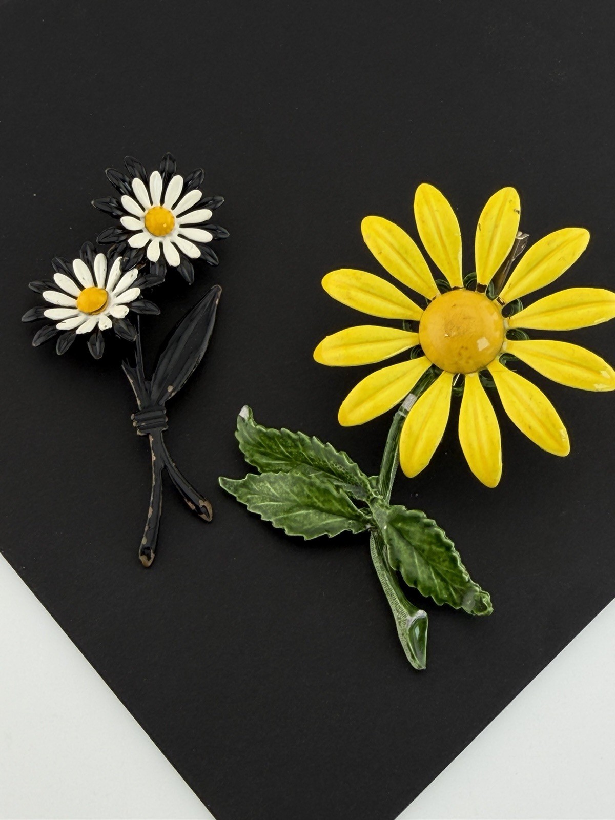Vintage 1960s Enamel Flower Brooch Lot of 2 Black Yellow Pop Art Mod Retro Daisy