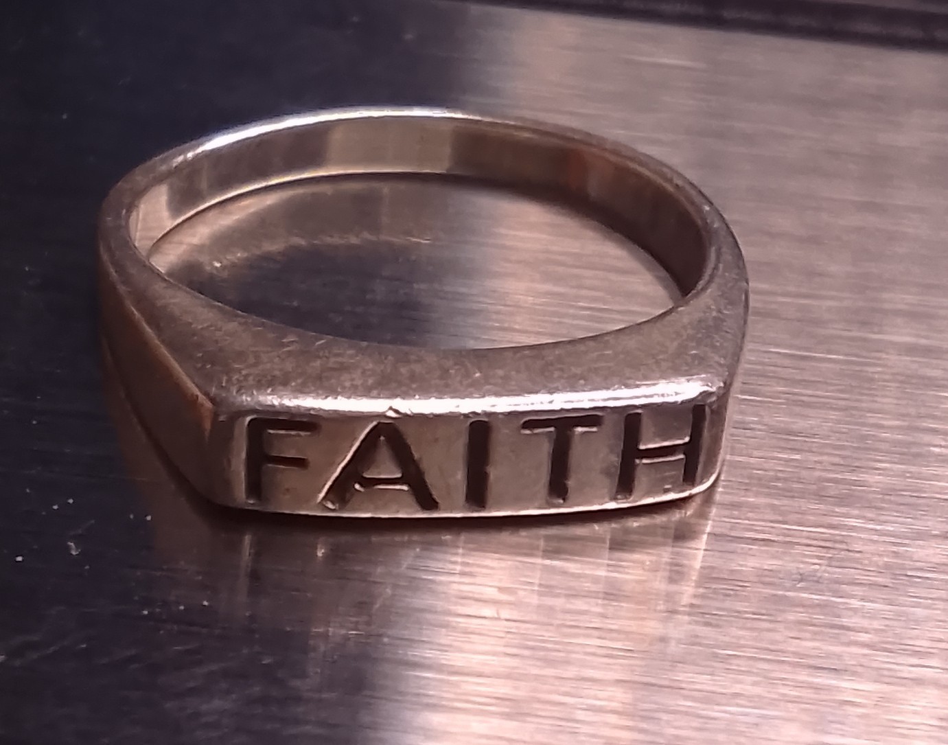 925 Sterling Silver Vintage Faith Stamped Square Dome Band Ring Sz 8