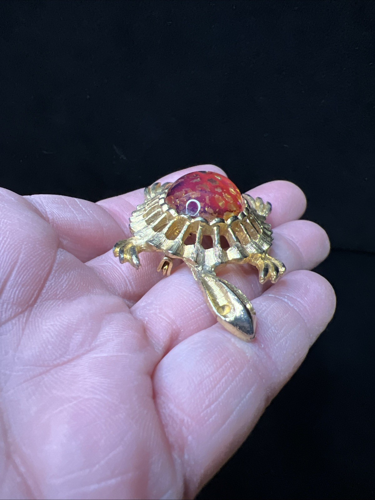 Vintage Turtle Brooch Gold Tone Foil Art Glass Cabochon Red Iridescent Pin